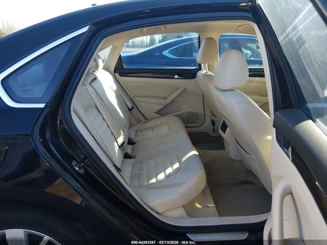 Продаж на аукціоні авто 2014 Volkswagen Passat 2.0l Tdi Sel Premium, vin: 1VWCN7A33EC059157, номер лоту: 44393387