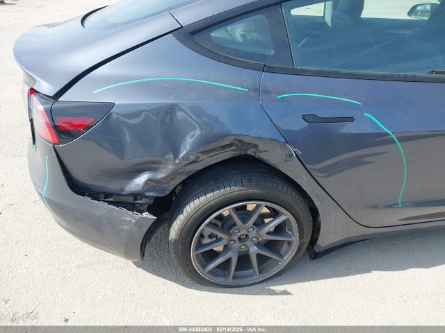 Продажа на аукционе авто 2023 Tesla Model 3 Rear-wheel Drive, vin: 5YJ3E1EAXPF674822, номер лота: 44393403