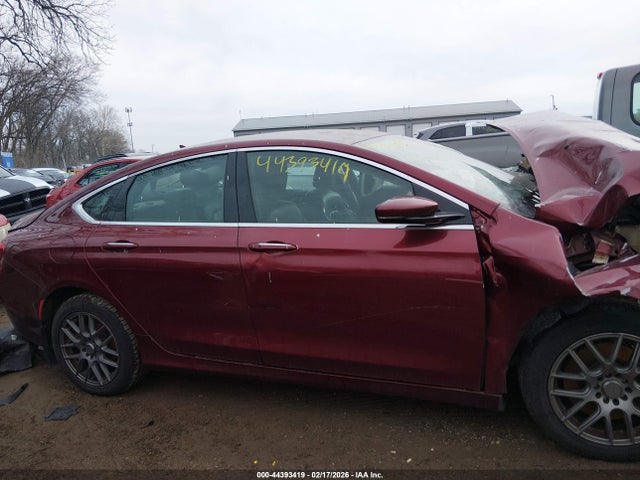 44393419 :رقم المزاد ، 1C3CCCCB6FN520707 vin ، 2015 Chrysler 200 C مزاد بيع