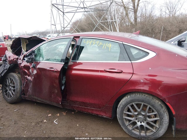 44393419 :رقم المزاد ، 1C3CCCCB6FN520707 vin ، 2015 Chrysler 200 C مزاد بيع