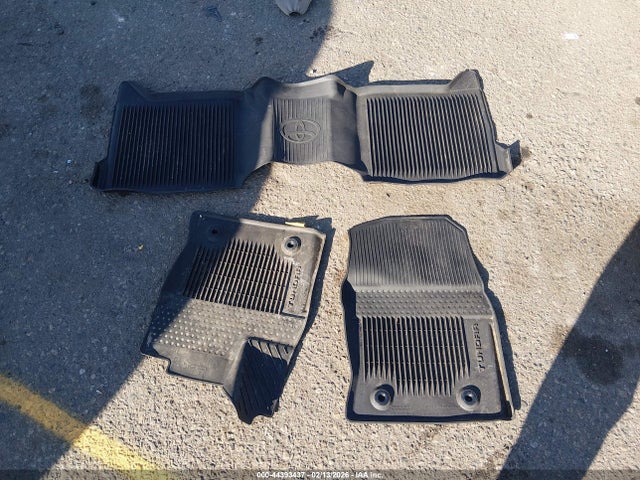 Toyota Tundra Sr5 2025 5TFLA5DB9SX304022 Image 18