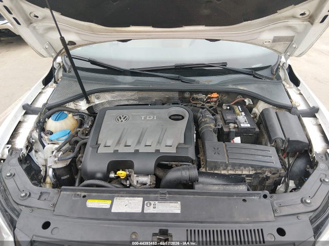 44393453 :رقم المزاد ، 1VWBN7A39EC098945 vin ، 2014 Volkswagen Passat 2.0l Tdi Se مزاد بيع