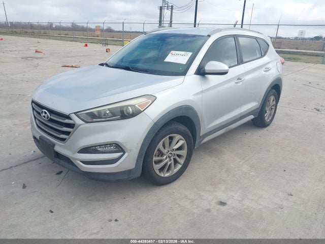 Hyundai TUCSON SE 2017 KM8J33A45HU469874 Image 2