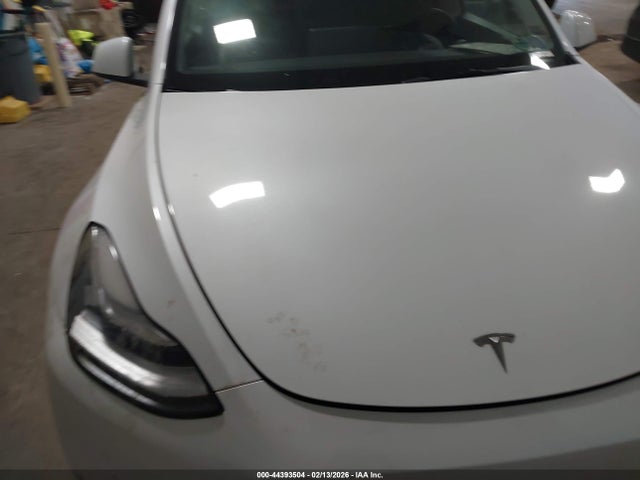 7SAYGDEE1NF357371 Tesla Model Y Long Range Dual Motor All-wheel Drive
