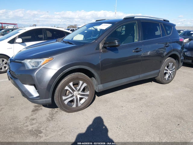 JTMZFREV4GJ076436 Toyota RAV4 LE