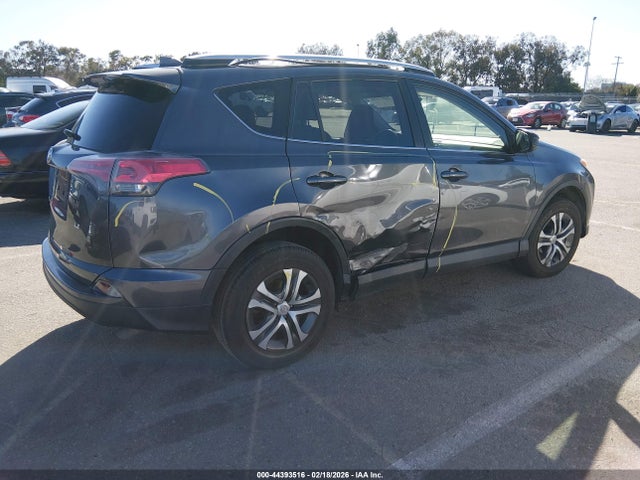 JTMZFREV4GJ076436 Toyota RAV4 LE