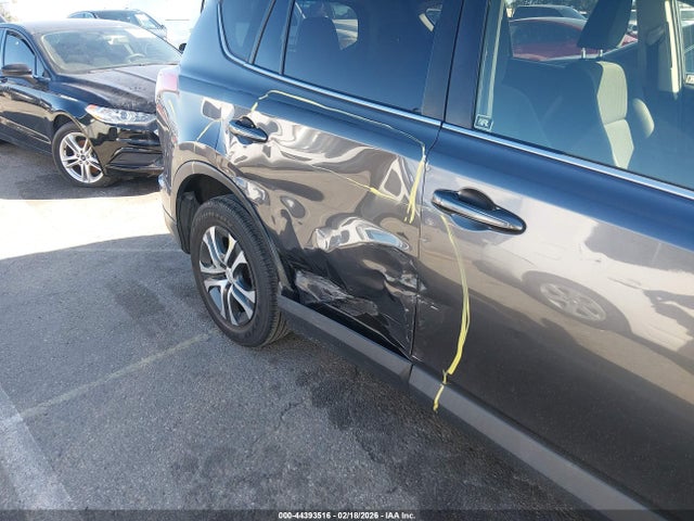 JTMZFREV4GJ076436 Toyota RAV4 LE
