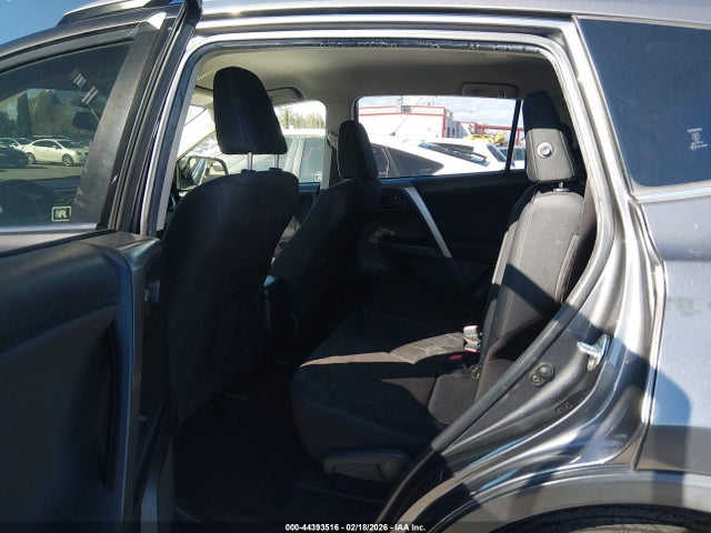 JTMZFREV4GJ076436 Toyota RAV4 LE
