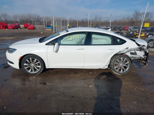 Aukcja sprzedaży 2016 Chrysler 200 S, vin: 1C3CCCBB2GN174349, numer aukcji: 44393557