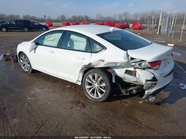 2016 CHRYSLER 200 1C3CCCBB2GN174349 Photo 2