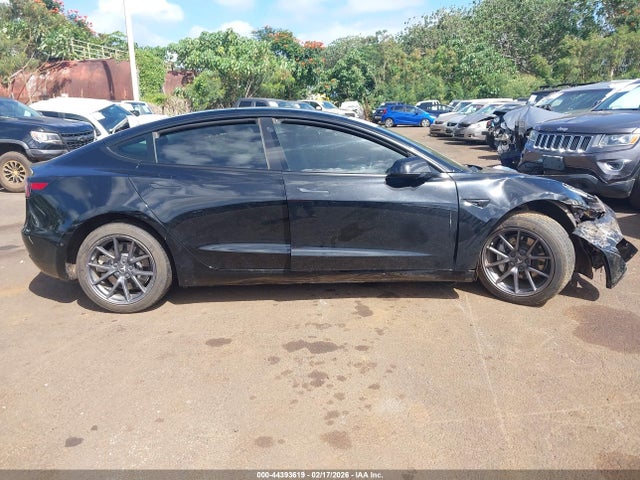 Tesla Model 3 Rear-wheel Drive 2022 5YJ3E1EA2NF125824 Image 12