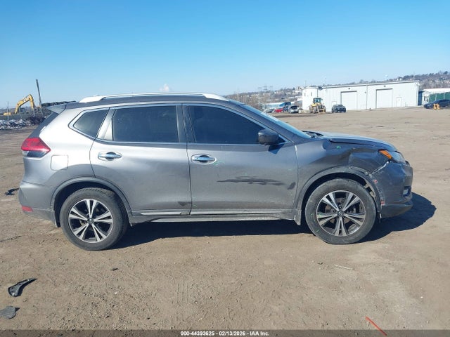 5N1AT2MVXHC826308 Nissan Rogue Sl