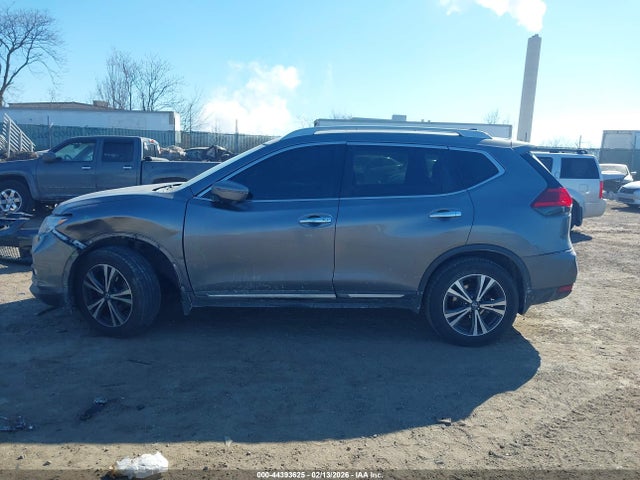 5N1AT2MVXHC826308 Nissan Rogue Sl