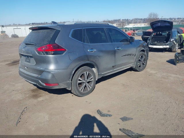 5N1AT2MVXHC826308 Nissan Rogue Sl