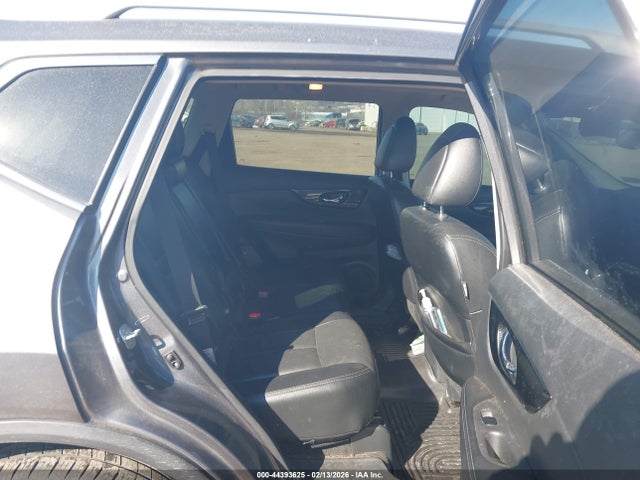 5N1AT2MVXHC826308 Nissan Rogue Sl