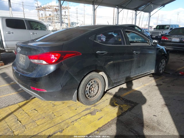 5NPDH4AE0GH724781 Hyundai ELANTRA SE