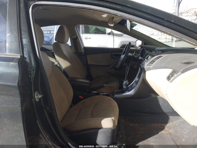 5NPDH4AE0GH724781 Hyundai ELANTRA SE