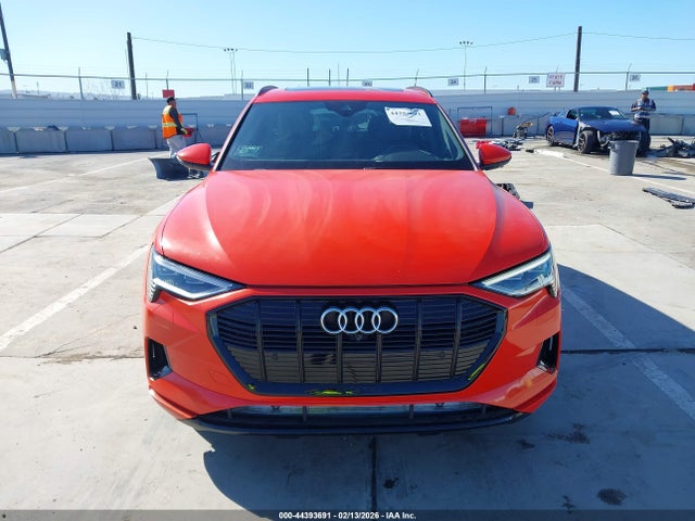 WA1AAAGE9NB013621 Audi E-tron Premium Quattro