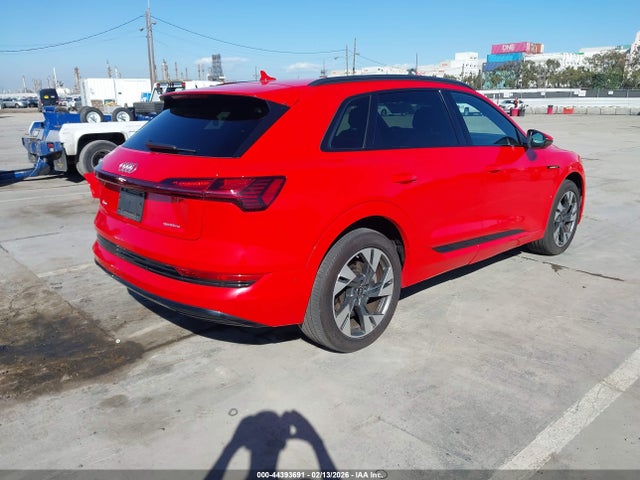 2022 AUDI E-TRON WA1AAAGE9NB013621 Photo 3