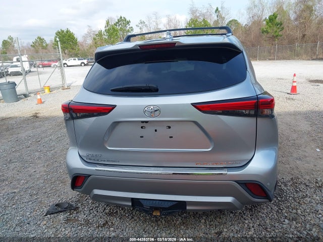 5TDFZRBH3NS190470 Toyota Highlander Platinum
