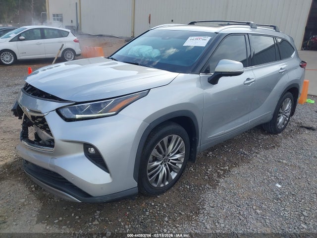 5TDFZRBH3NS190470 Toyota Highlander Platinum