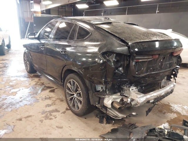 2024 BMW X6 5UX33EX0XR9T80883 Photo 2