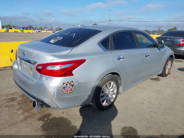 1N4AL3AP5HN337485 Nissan Altima 2.5 S