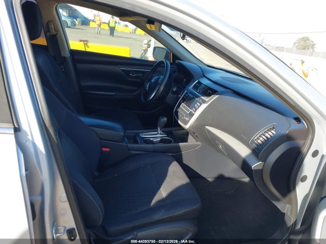 1N4AL3AP5HN337485 Nissan Altima 2.5 S