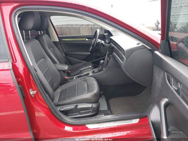 1VWMA7A3XLC013225 Volkswagen Passat 2.0t R-line