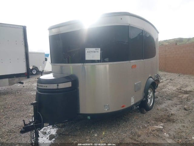 1SMG4DC18JJ203807 Airstream Base Camp