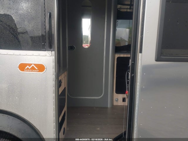 1SMG4DC18JJ203807 Airstream Base Camp