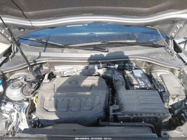 Продаж на аукціоні авто 2024 Volkswagen Tiguan 2.0t Se R-line Black, vin: 3VV8B7AX2RM224349, номер лоту: 44394016