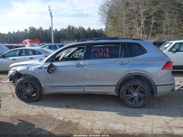 Продаж на аукціоні авто 2024 Volkswagen Tiguan 2.0t Se R-line Black, vin: 3VV8B7AX2RM224349, номер лоту: 44394016