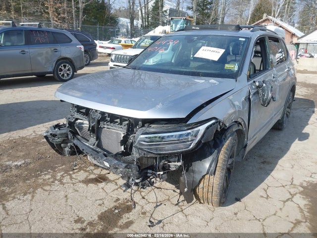 Продаж на аукціоні авто 2024 Volkswagen Tiguan 2.0t Se R-line Black, vin: 3VV8B7AX2RM224349, номер лоту: 44394016