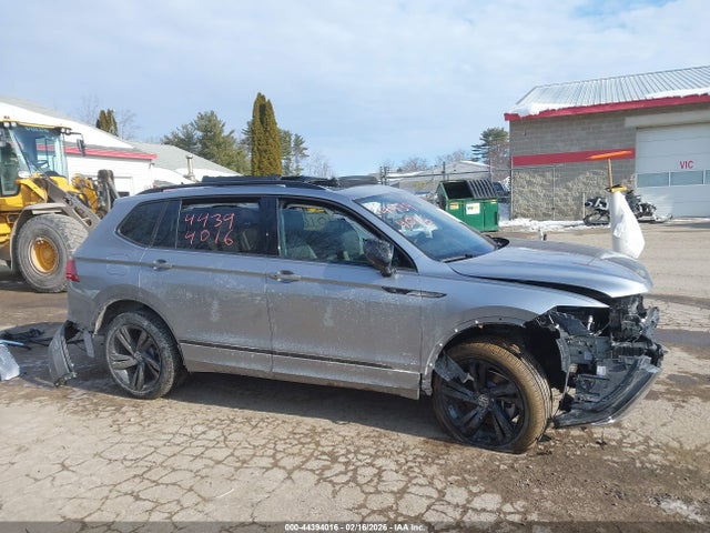 Продаж на аукціоні авто 2024 Volkswagen Tiguan 2.0t Se R-line Black, vin: 3VV8B7AX2RM224349, номер лоту: 44394016