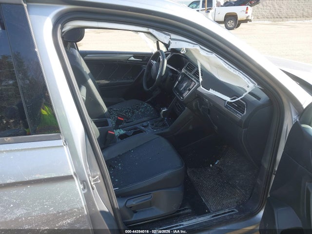 Продаж на аукціоні авто 2024 Volkswagen Tiguan 2.0t Se R-line Black, vin: 3VV8B7AX2RM224349, номер лоту: 44394016