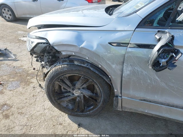Продаж на аукціоні авто 2024 Volkswagen Tiguan 2.0t Se R-line Black, vin: 3VV8B7AX2RM224349, номер лоту: 44394016