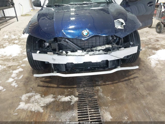 2023 Bmw 330i Xdrive მანქანა იყიდება აუქციონზე, vin: 3MW89FF01P8D20475, აუქციონის ნომერი: 44394059