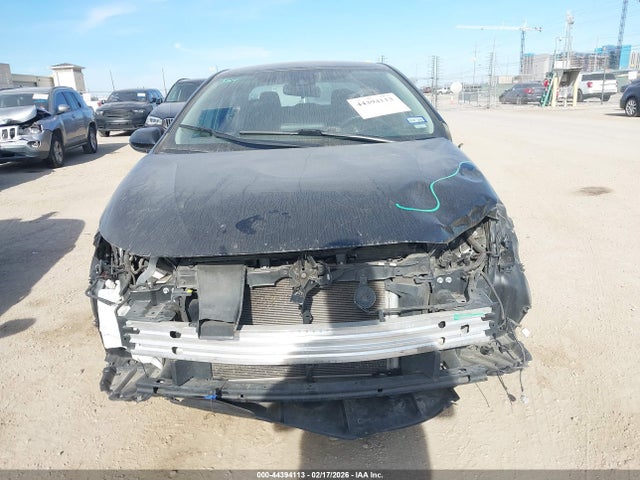 5YFEPMAE6NP300884 Toyota COROLLA LE