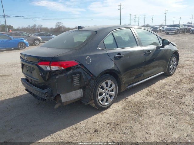 5YFEPMAE6NP300884 Toyota COROLLA LE