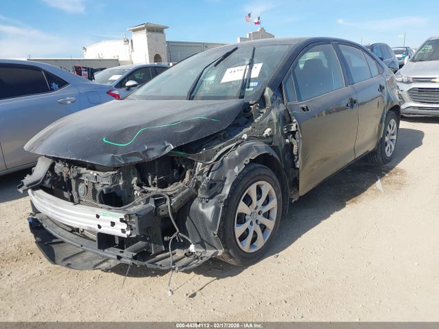 5YFEPMAE6NP300884 Toyota COROLLA LE