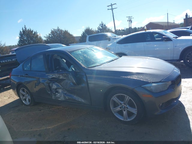 44394136 :رقم المزاد ، WBA3A5C59DF355702 vin ، 2013 Bmw 328i مزاد بيع