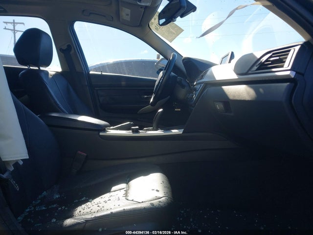 44394136 :رقم المزاد ، WBA3A5C59DF355702 vin ، 2013 Bmw 328i مزاد بيع