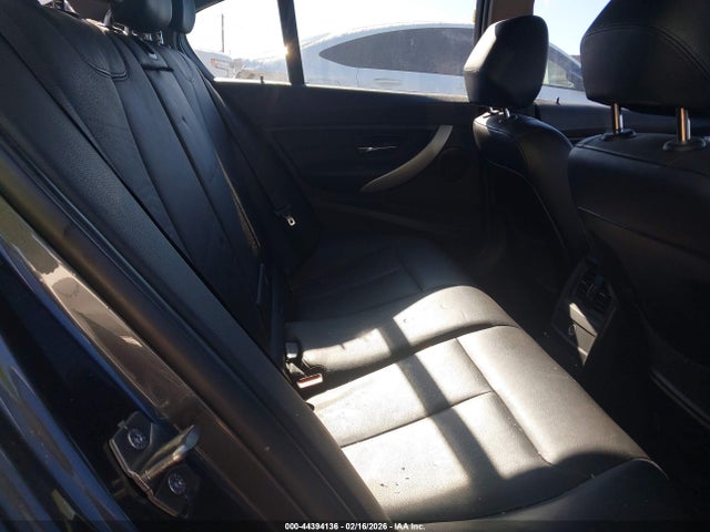 44394136 :رقم المزاد ، WBA3A5C59DF355702 vin ، 2013 Bmw 328i مزاد بيع