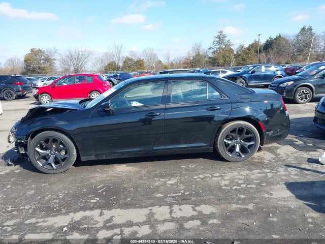 44394140 :رقم المزاد ، 2C3CCABGXPH509463 vin ، 2023 Chrysler 300 300s مزاد بيع