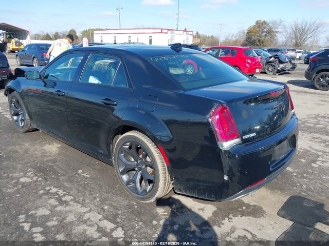 44394140 :رقم المزاد ، 2C3CCABGXPH509463 vin ، 2023 Chrysler 300 300s مزاد بيع