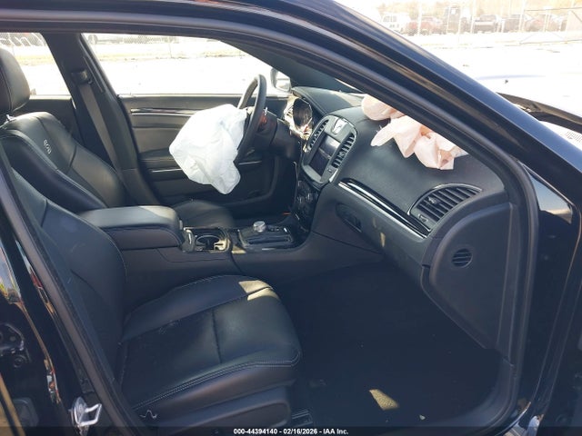 44394140 :رقم المزاد ، 2C3CCABGXPH509463 vin ، 2023 Chrysler 300 300s مزاد بيع