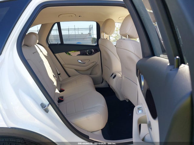 WDC0G4JB8KF575704 Mercedes-Benz GLC 300
