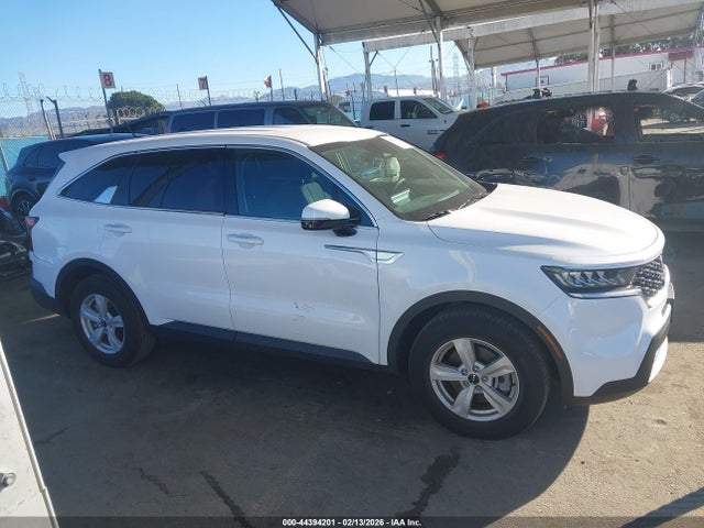 KIA SORENTO LX 2023 5XYRG4LC1PG247046 Image 13