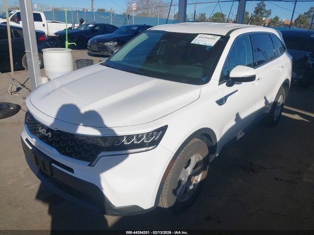 KIA SORENTO LX 2023 5XYRG4LC1PG247046 Image 2